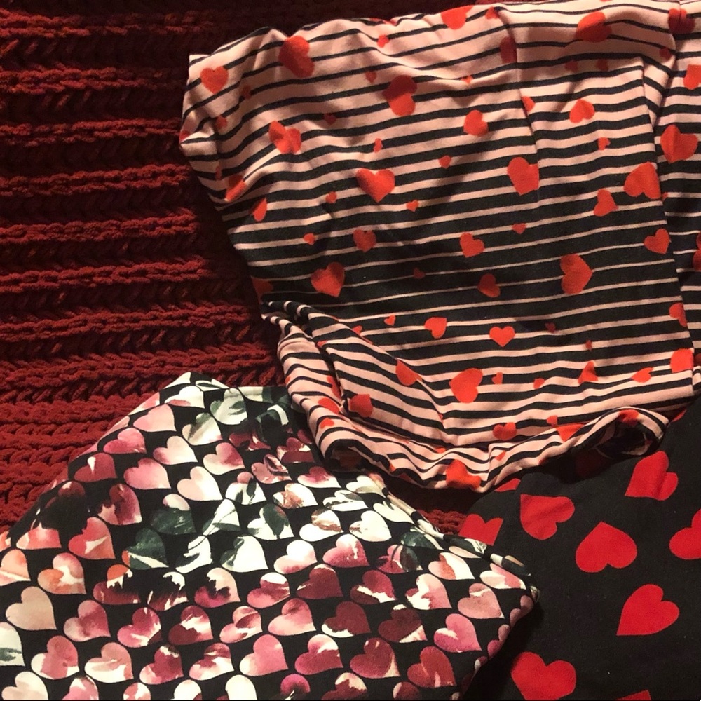 2 Pair of LuLaRoe Leggings Heart Patterns size TC- red&black hearts unavailable - Picture 1 of 4